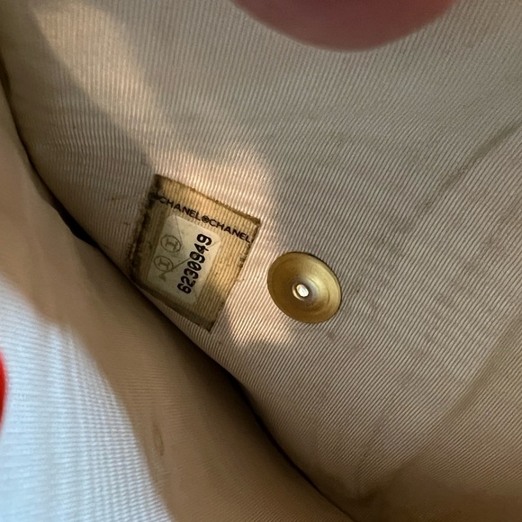 Authentic Chanel yellow lamb skin leather wallet - Picture 10 of 11